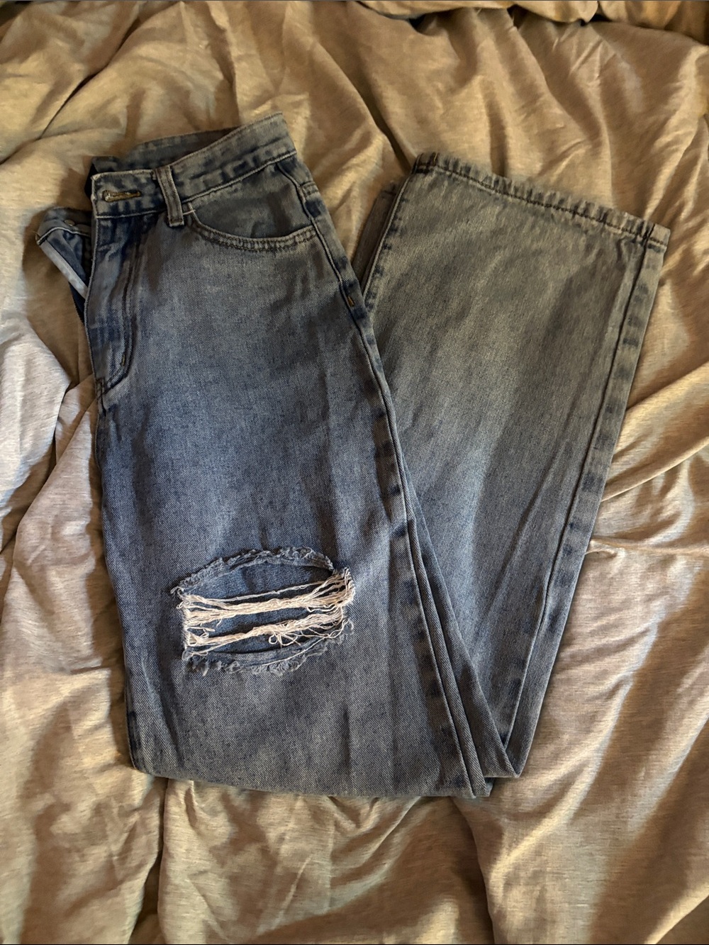 Cider Straight Leg Distressed Denim Jeans in Washed Blue